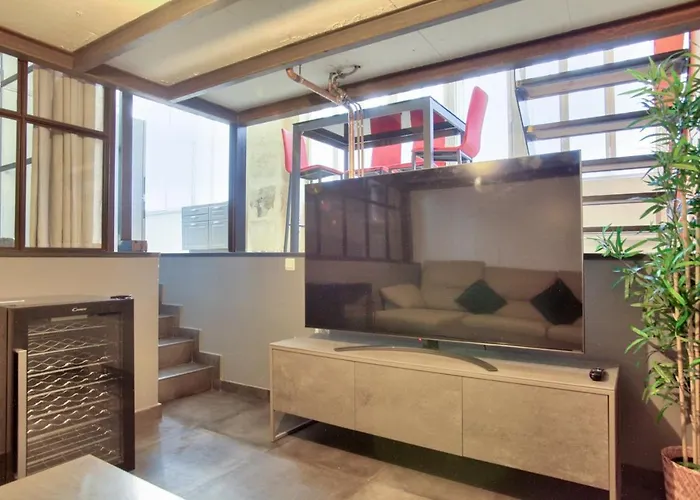 2 Bedrooms Le Marais Nazareth