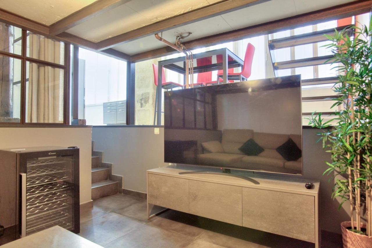 2 Bedrooms Le Marais Nazareth Appartamento *